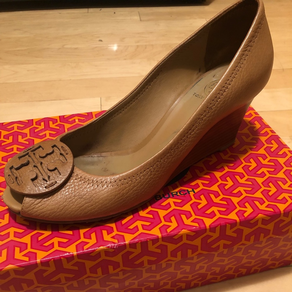 Tan leather Tory Burch wedges